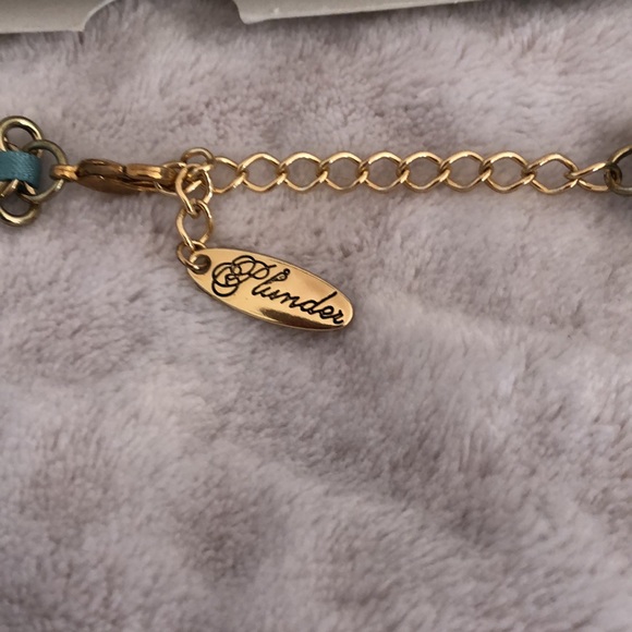 Beautiful flower plunder necklace - Picture 4 of 6